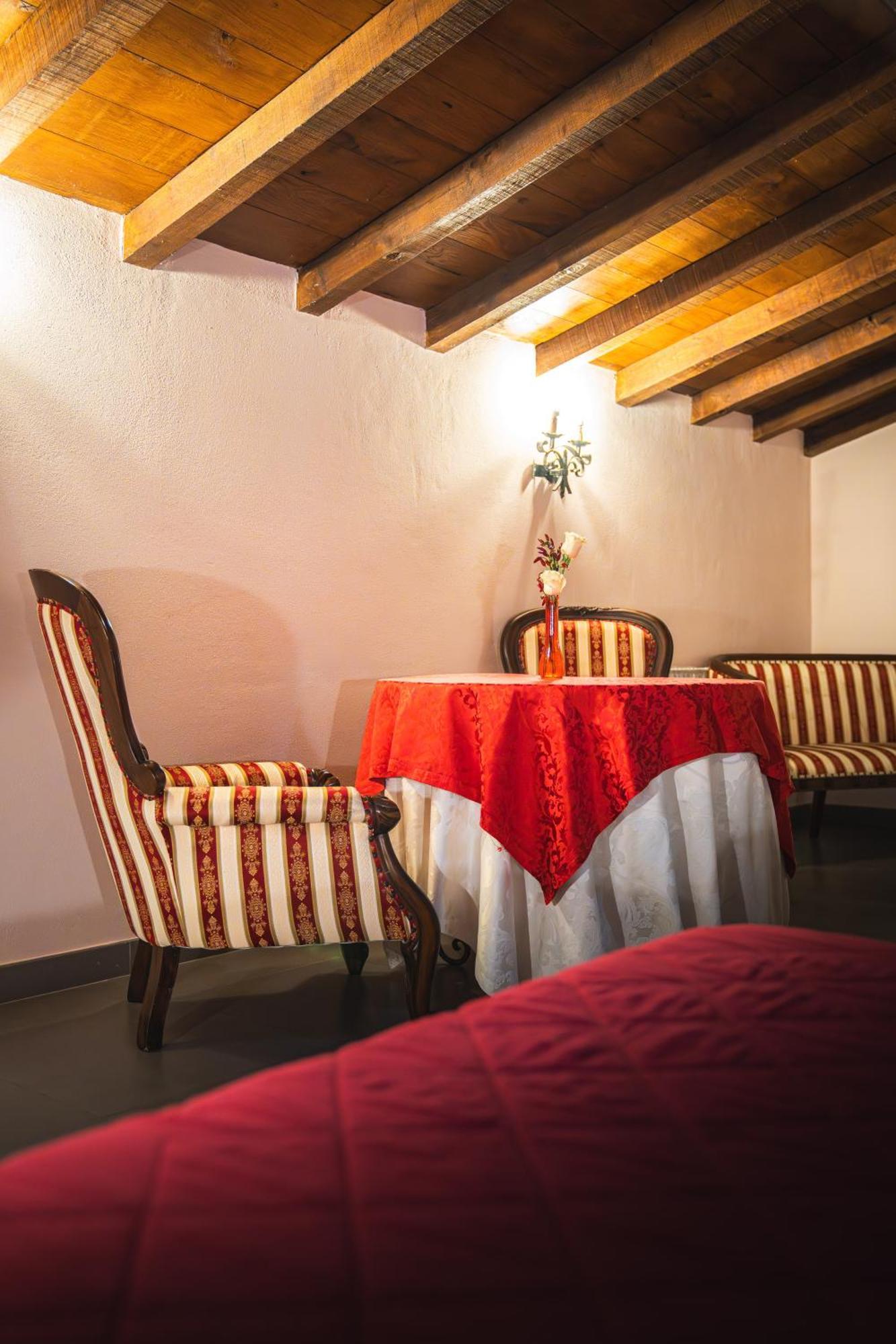 Hotel La Tavola Rotonda Кортемаджоре Номер фото