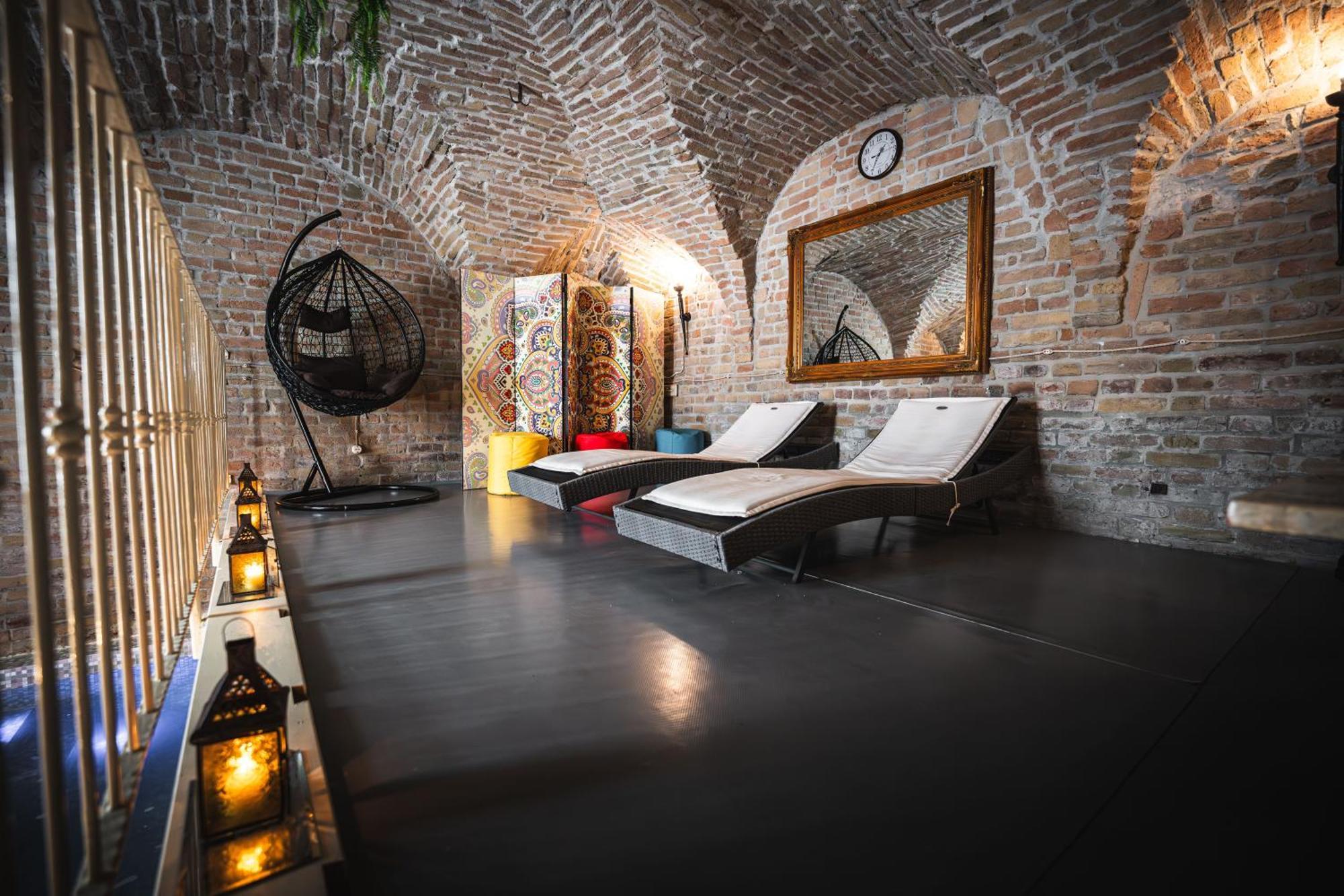Hotel La Tavola Rotonda Кортемаджоре Экстерьер фото